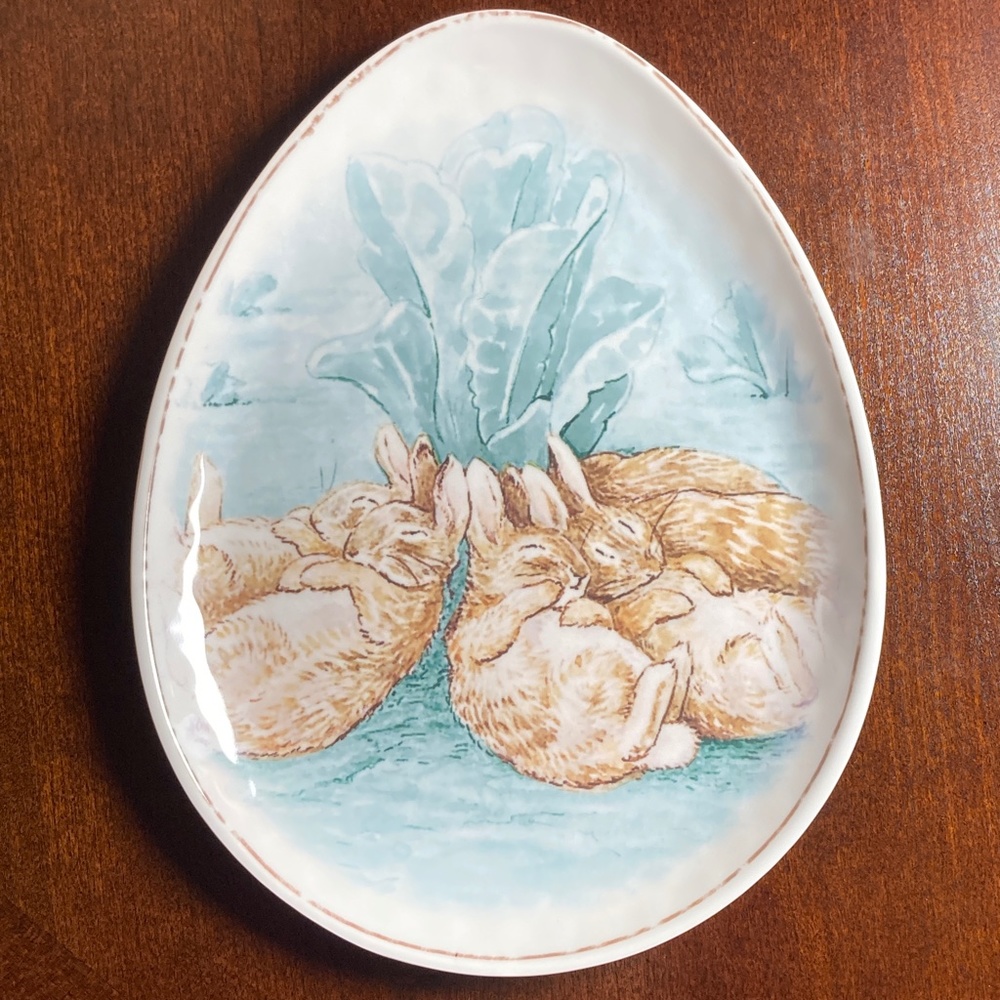 Adorable Peter Rabbit, Beatrix Potter, Egg-Shaped Serving Plate, New, Never Used